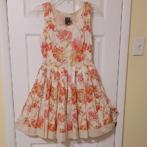 Taylor Sz 6, Feminine, Fit & Flare, Vintage Inspired Cotten Floral Dress